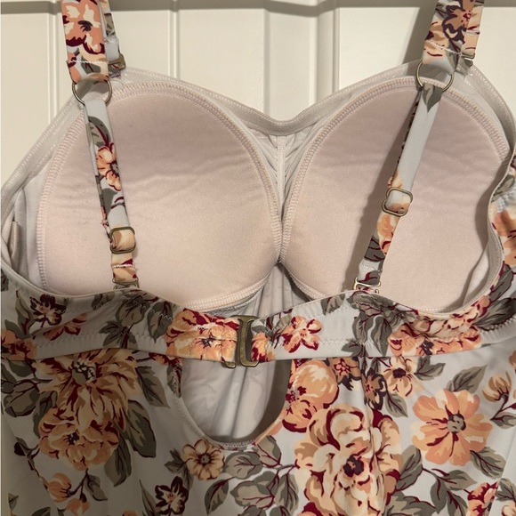 Jessica Simpson Maternity Floral Swimwear - Picture 6 of 13